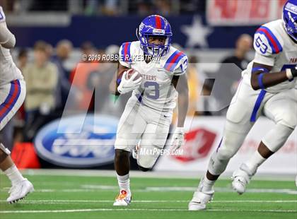 Thumbnail 3 in Duncanville vs. North Shore (UIL 6A Division 1 Final) photogallery.
