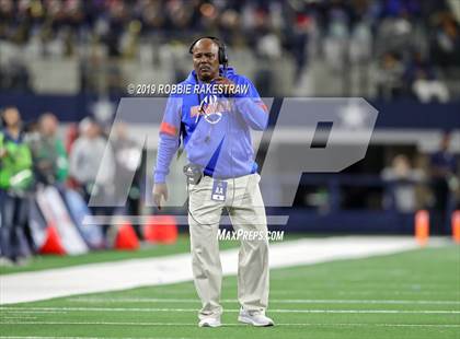 Thumbnail 1 in Duncanville vs. North Shore (UIL 6A Division 1 Final) photogallery.