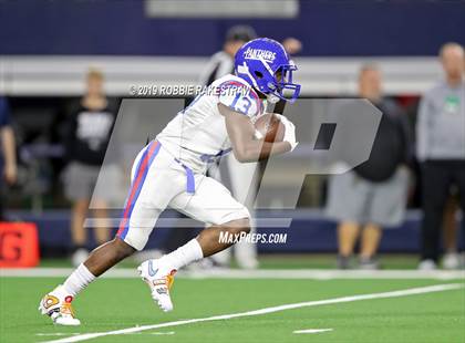 Thumbnail 2 in Duncanville vs. North Shore (UIL 6A Division 1 Final) photogallery.
