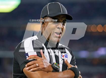 Thumbnail 2 in Duncanville vs. North Shore (UIL 6A Division 1 Final) photogallery.