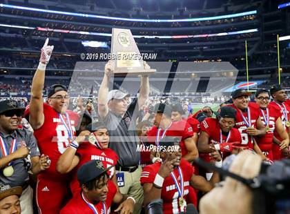 Thumbnail 2 in Duncanville vs. North Shore (UIL 6A Division 1 Final) photogallery.
