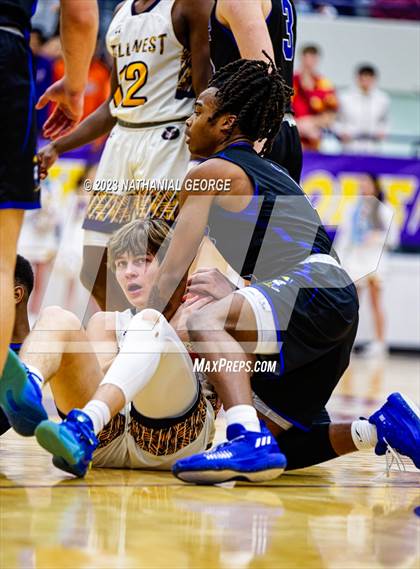 Thumbnail 1 in Creighton Prep @ Bellevue West photogallery.