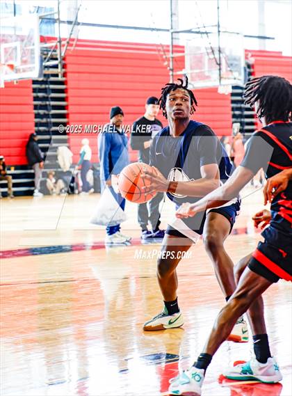 Thumbnail 2 in Lower East Side Prep Vs St. Albans Prep (NYC Elite 32 Fall Brawl Tipoff) photogallery.