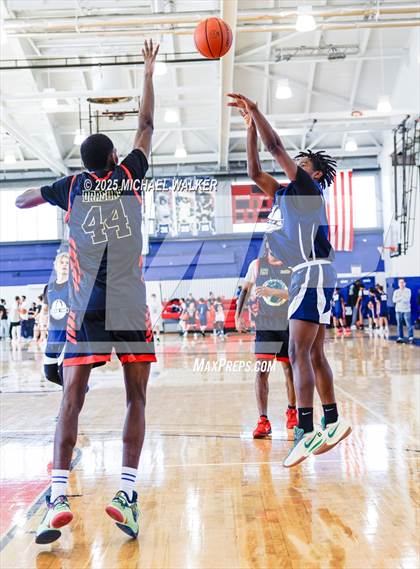 Thumbnail 1 in Lower East Side Prep Vs St. Albans Prep (NYC Elite 32 Fall Brawl Tipoff) photogallery.