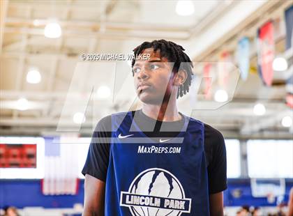 Thumbnail 3 in Lower East Side Prep Vs St. Albans Prep (NYC Elite 32 Fall Brawl Tipoff) photogallery.