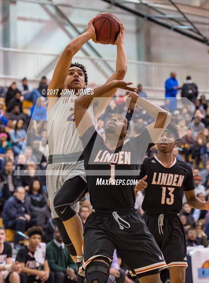 Thumbnail 2 in Montverde Academy vs. Linden (Metro Classic) photogallery.