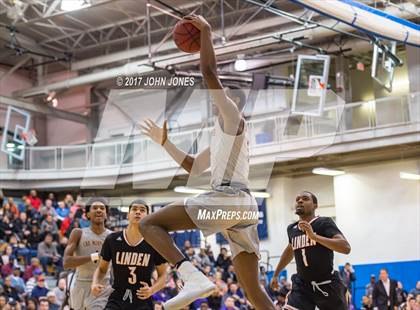 Thumbnail 3 in Montverde Academy vs. Linden (Metro Classic) photogallery.