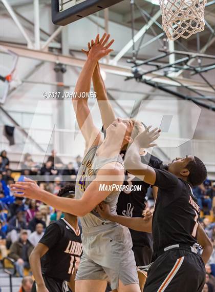 Thumbnail 1 in Montverde Academy vs. Linden (Metro Classic) photogallery.