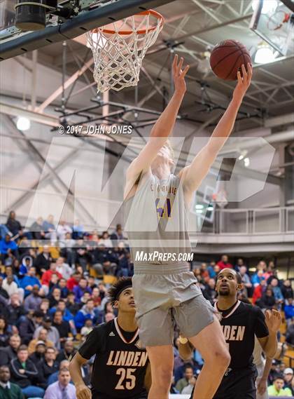 Thumbnail 1 in Montverde Academy vs. Linden (Metro Classic) photogallery.