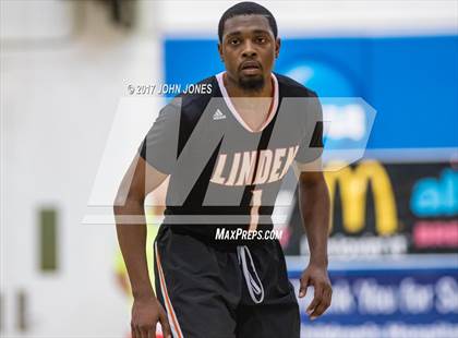 Thumbnail 2 in Montverde Academy vs. Linden (Metro Classic) photogallery.