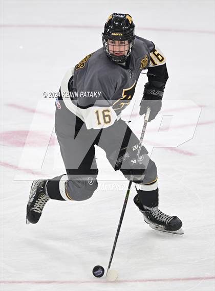 Thumbnail 3 in Amity Regional vs. Cheshire (CIAC DII Semifinal) photogallery.