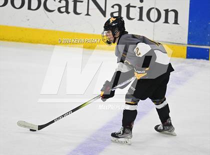 Thumbnail 1 in Amity Regional vs. Cheshire (CIAC DII Semifinal) photogallery.