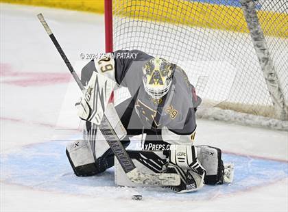 Thumbnail 3 in Amity Regional vs. Cheshire (CIAC DII Semifinal) photogallery.