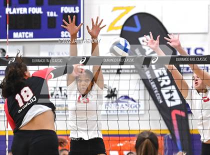 Thumbnail 2 in Cathedral Catholic vs. 'Iolani (Durango Fall Classic) photogallery.