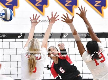 Thumbnail 3 in Cathedral Catholic vs. 'Iolani (Durango Fall Classic) photogallery.