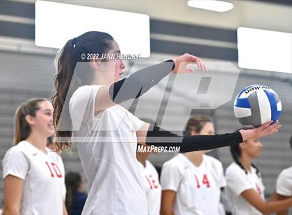 Thumbnail 1 in Cathedral Catholic vs. 'Iolani (Durango Fall Classic) photogallery.