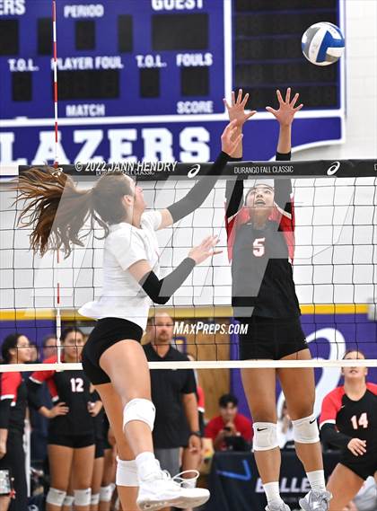 Thumbnail 2 in Cathedral Catholic vs. 'Iolani (Durango Fall Classic) photogallery.