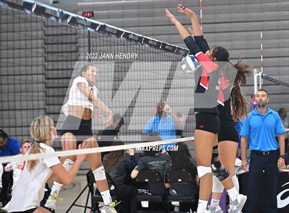 Thumbnail 2 in Cathedral Catholic vs. 'Iolani (Durango Fall Classic) photogallery.