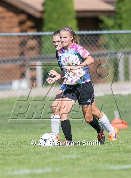 Thumbnail 1 in Irondequoit vs. Albion (Scrimmage) photogallery.