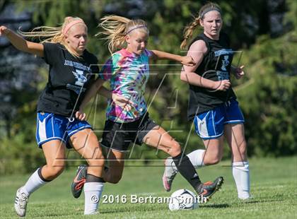 Thumbnail 1 in Irondequoit vs. Albion (Scrimmage) photogallery.
