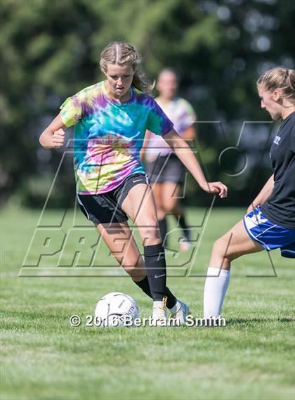 Thumbnail 1 in Irondequoit vs. Albion (Scrimmage) photogallery.