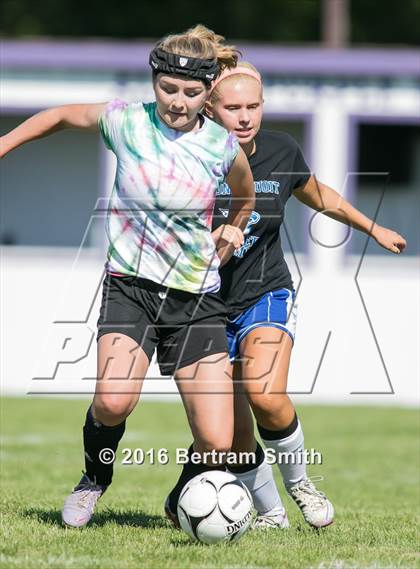 Thumbnail 3 in Irondequoit vs. Albion (Scrimmage) photogallery.