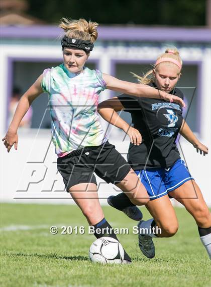 Thumbnail 1 in Irondequoit vs. Albion (Scrimmage) photogallery.