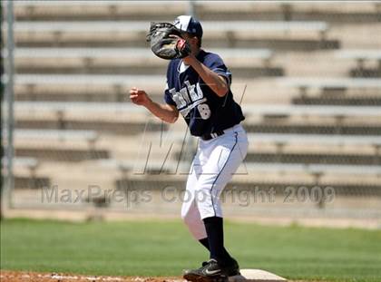 Thumbnail 3 in Hendrickson vs. Bowie photogallery.