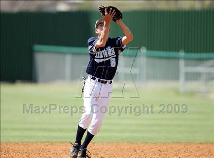 Thumbnail 2 in Hendrickson vs. Bowie photogallery.