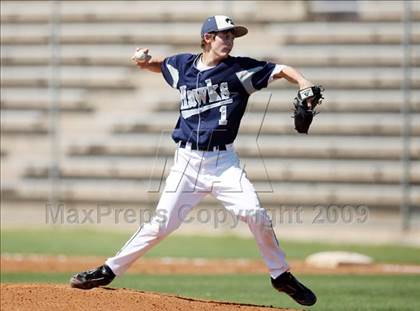 Thumbnail 1 in Hendrickson vs. Bowie photogallery.