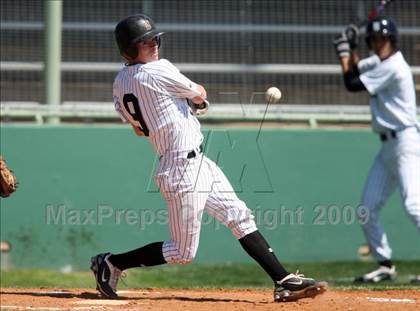 Thumbnail 3 in Hendrickson vs. Bowie photogallery.