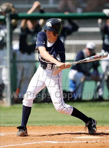 Thumbnail 3 in Hendrickson vs. Bowie photogallery.