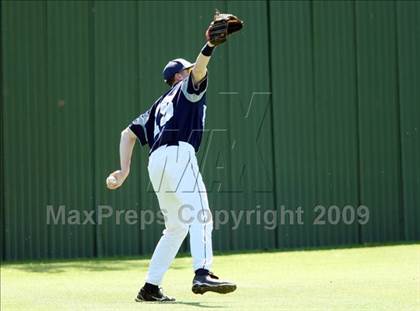 Thumbnail 1 in Hendrickson vs. Bowie photogallery.
