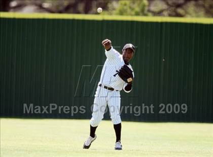 Thumbnail 2 in Hendrickson vs. Bowie photogallery.