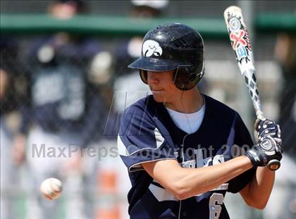 Thumbnail 3 in Hendrickson vs. Bowie photogallery.
