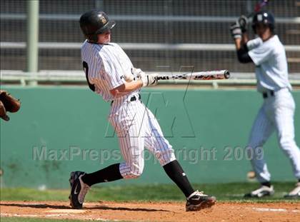 Thumbnail 2 in Hendrickson vs. Bowie photogallery.