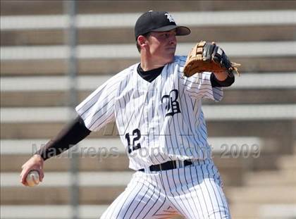 Thumbnail 2 in Hendrickson vs. Bowie photogallery.