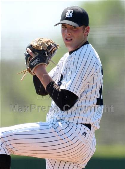 Thumbnail 3 in Hendrickson vs. Bowie photogallery.