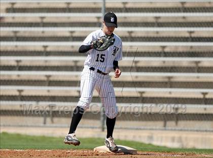 Thumbnail 3 in Hendrickson vs. Bowie photogallery.