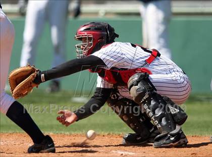 Thumbnail 2 in Hendrickson vs. Bowie photogallery.