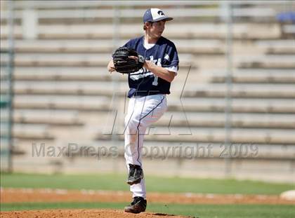 Thumbnail 1 in Hendrickson vs. Bowie photogallery.