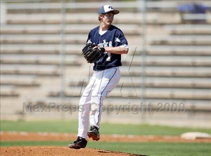 Thumbnail 3 in Hendrickson vs. Bowie photogallery.