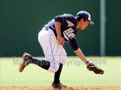 Thumbnail 2 in Hendrickson vs. Bowie photogallery.