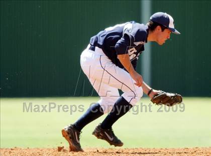 Thumbnail 3 in Hendrickson vs. Bowie photogallery.
