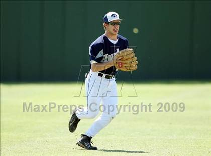 Thumbnail 1 in Hendrickson vs. Bowie photogallery.