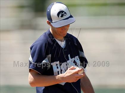 Thumbnail 3 in Hendrickson vs. Bowie photogallery.
