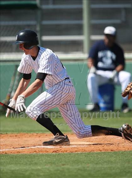 Thumbnail 3 in Hendrickson vs. Bowie photogallery.