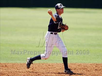 Thumbnail 3 in Hendrickson vs. Bowie photogallery.