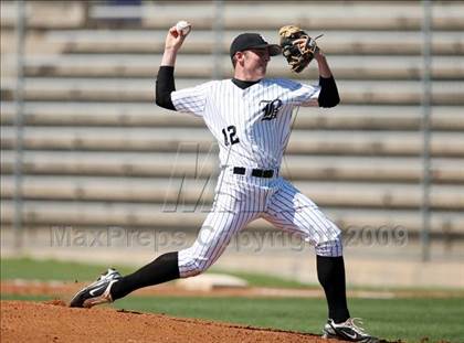 Thumbnail 2 in Hendrickson vs. Bowie photogallery.