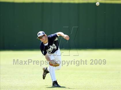 Thumbnail 3 in Hendrickson vs. Bowie photogallery.